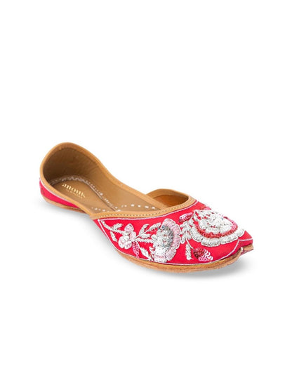 Dhiyona AK Women Red & Silver Toned Ethnic Embellished Mojaris
