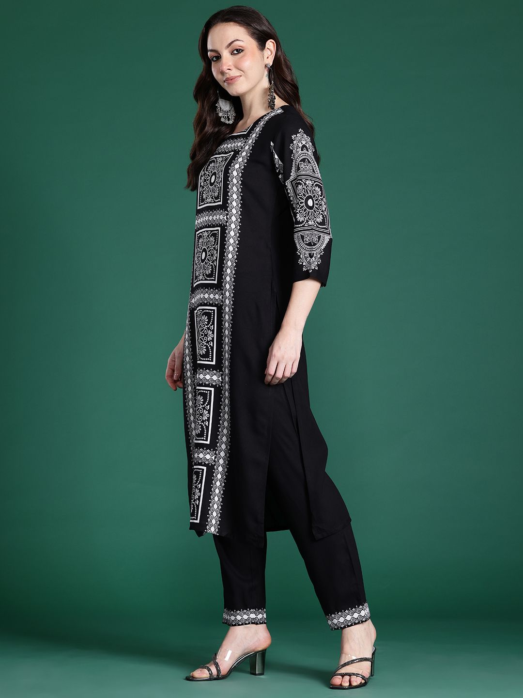 Floral Printed Regular Kurta with Trousers