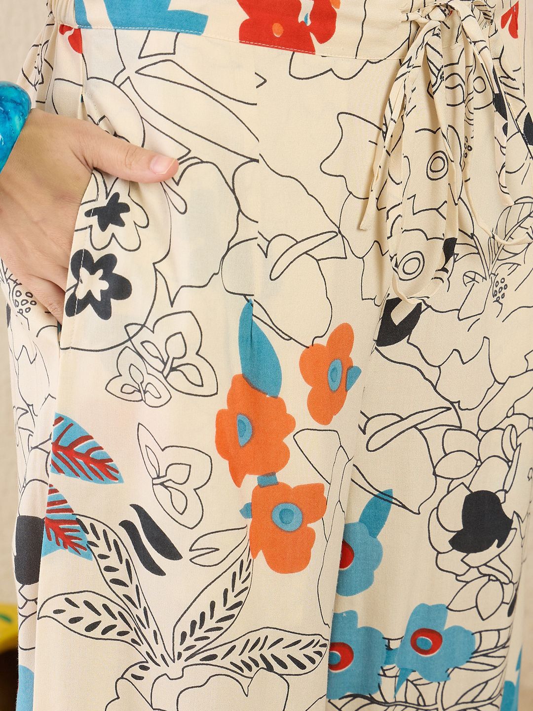 Dhiyona IE Women Floral Printed Regular Kurta with Palazzos