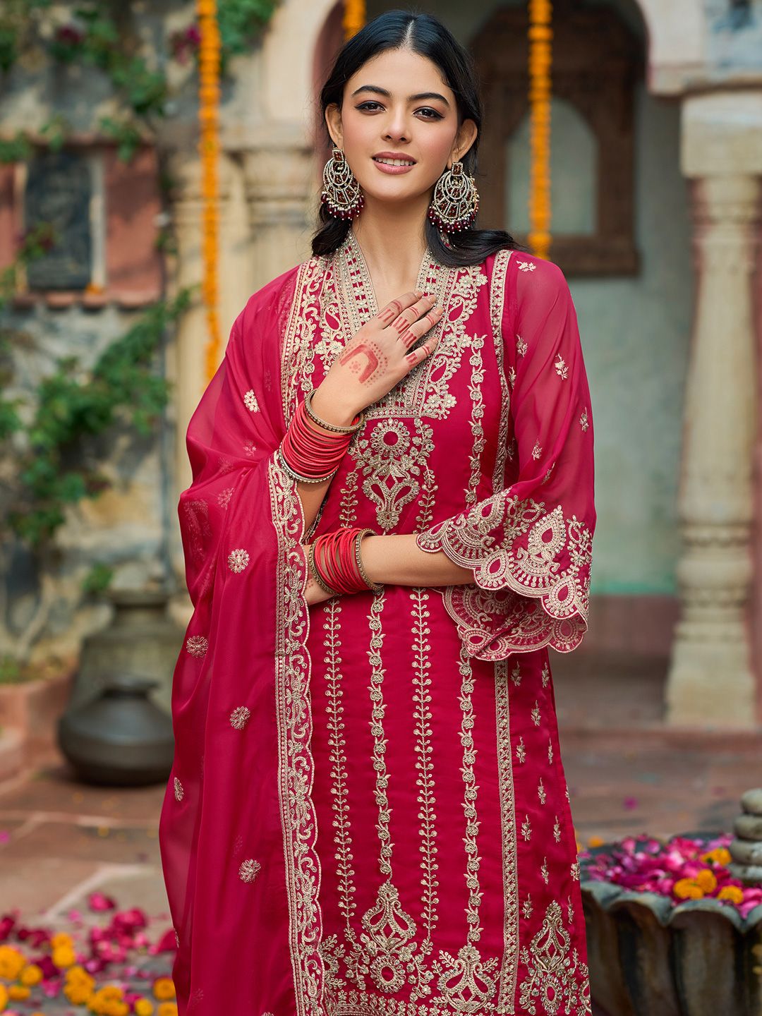 Dhiyona IE Ethnic Motifs Embroidered V-Neck Zari Organza Kurta With Trousers And Dupatta