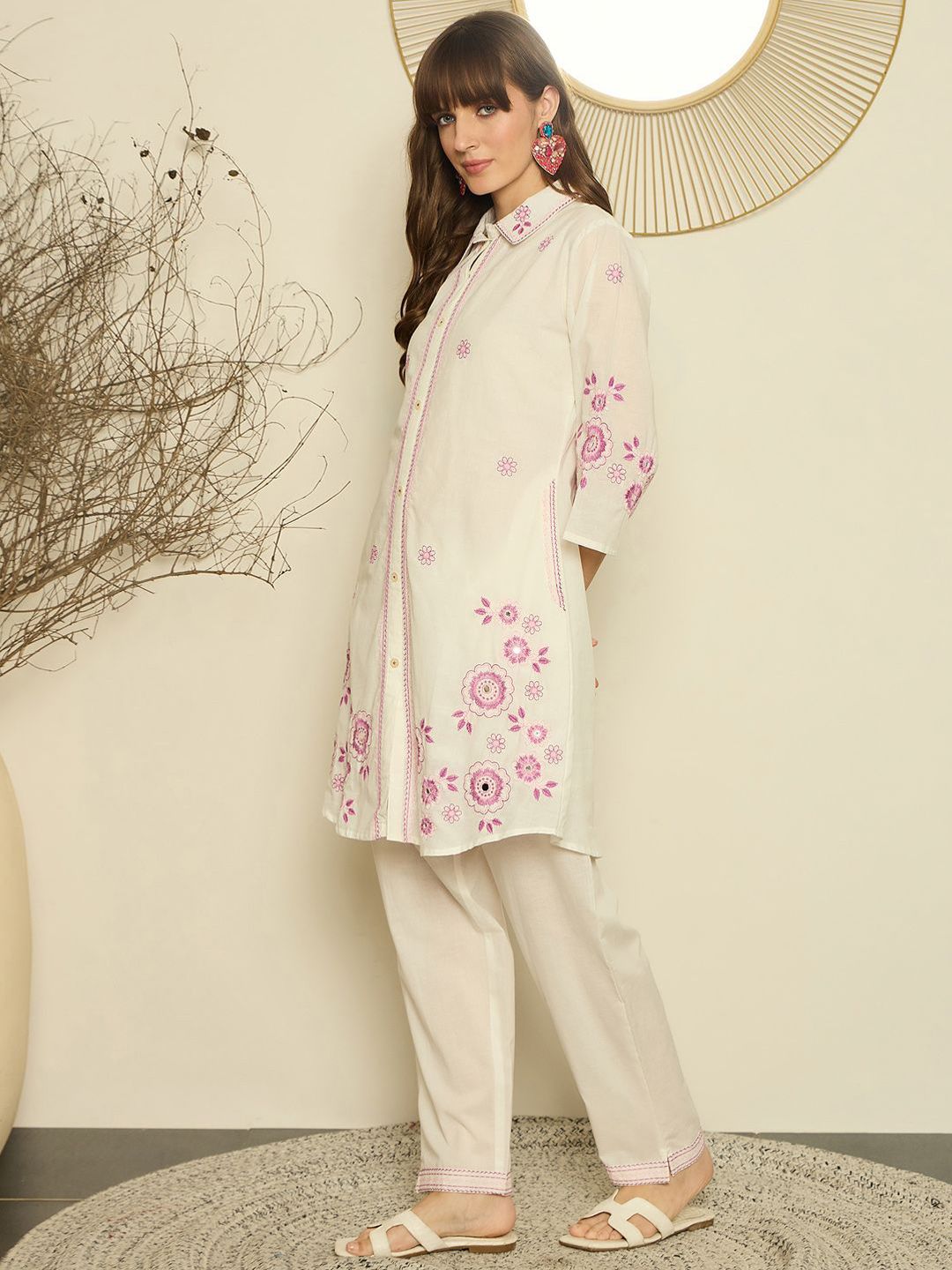 Women Floral Embroidered Pure Cotton Kurta with Trouser