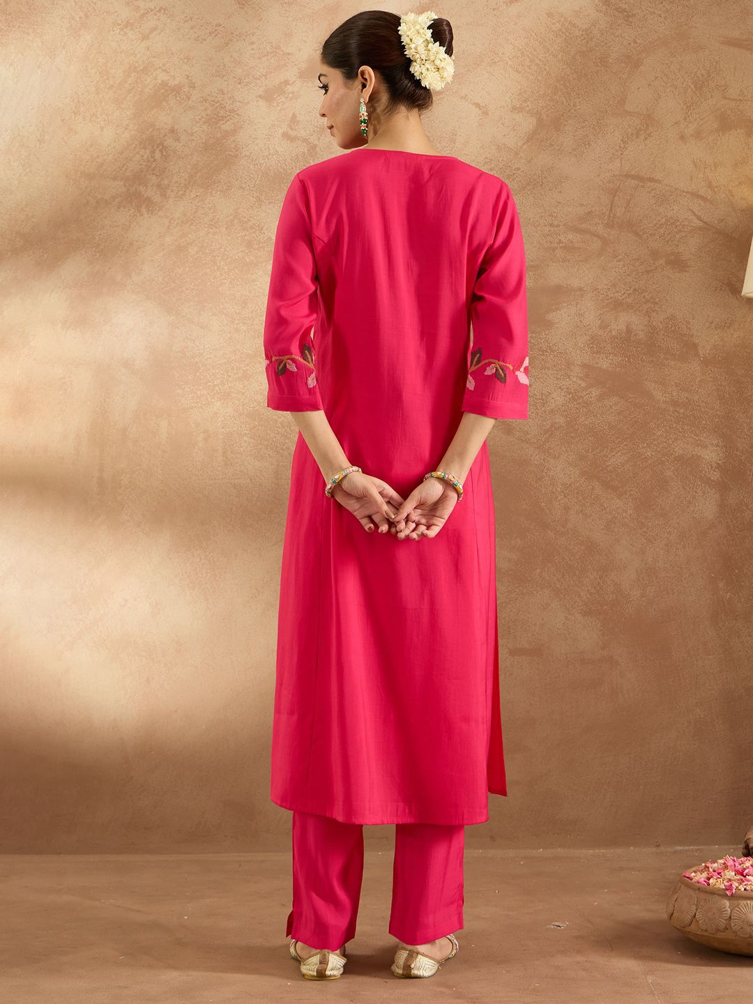 Women Ethnic Motifs Embroidered Thread Work Pure Cotton Kurta with Trousers