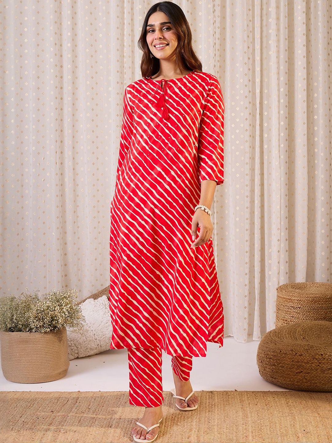 Women Leheriya Printed Regular Sequinned Kurta with Trousers