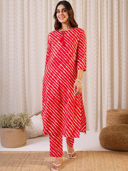 Women Leheriya Printed Regular Sequinned Kurta with Trousers