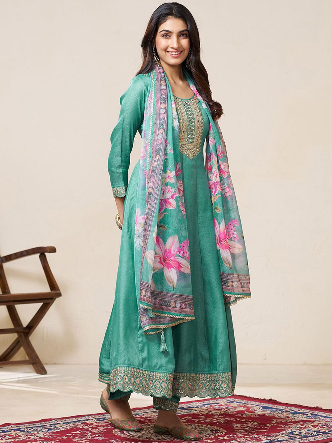 Dhiyona CH Women Floral Embroidered Pleated Zari Work Kurta with Trousers