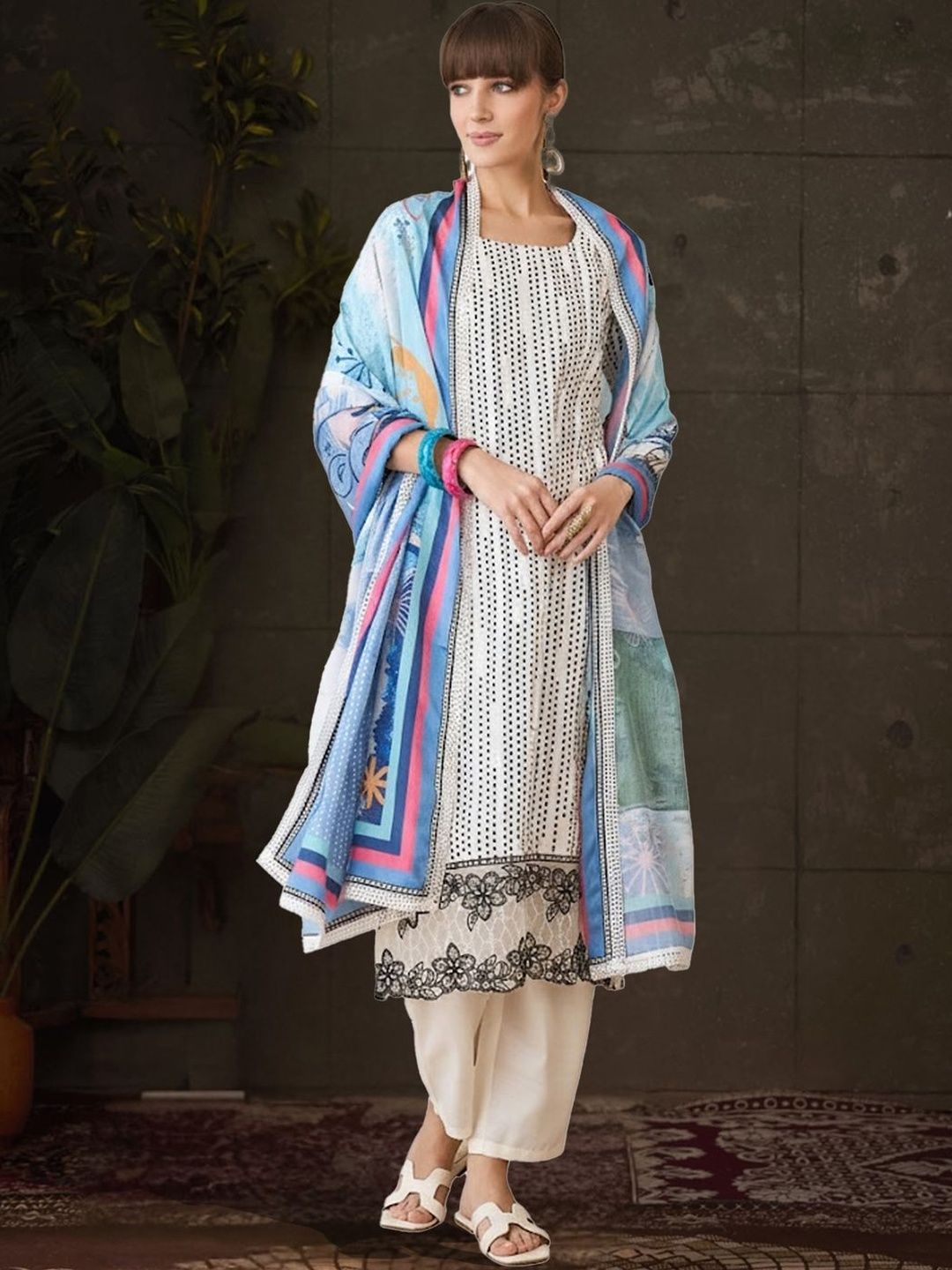 Dhiyona IE Women Ethnic Motifs Printed Regular Thread Work Kurta with Trousers & With Dupatta