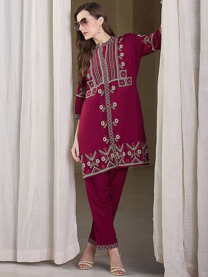 Women Ethnic Motifs Embroidered Thread Work Kurta With Trousers Kurta Sets