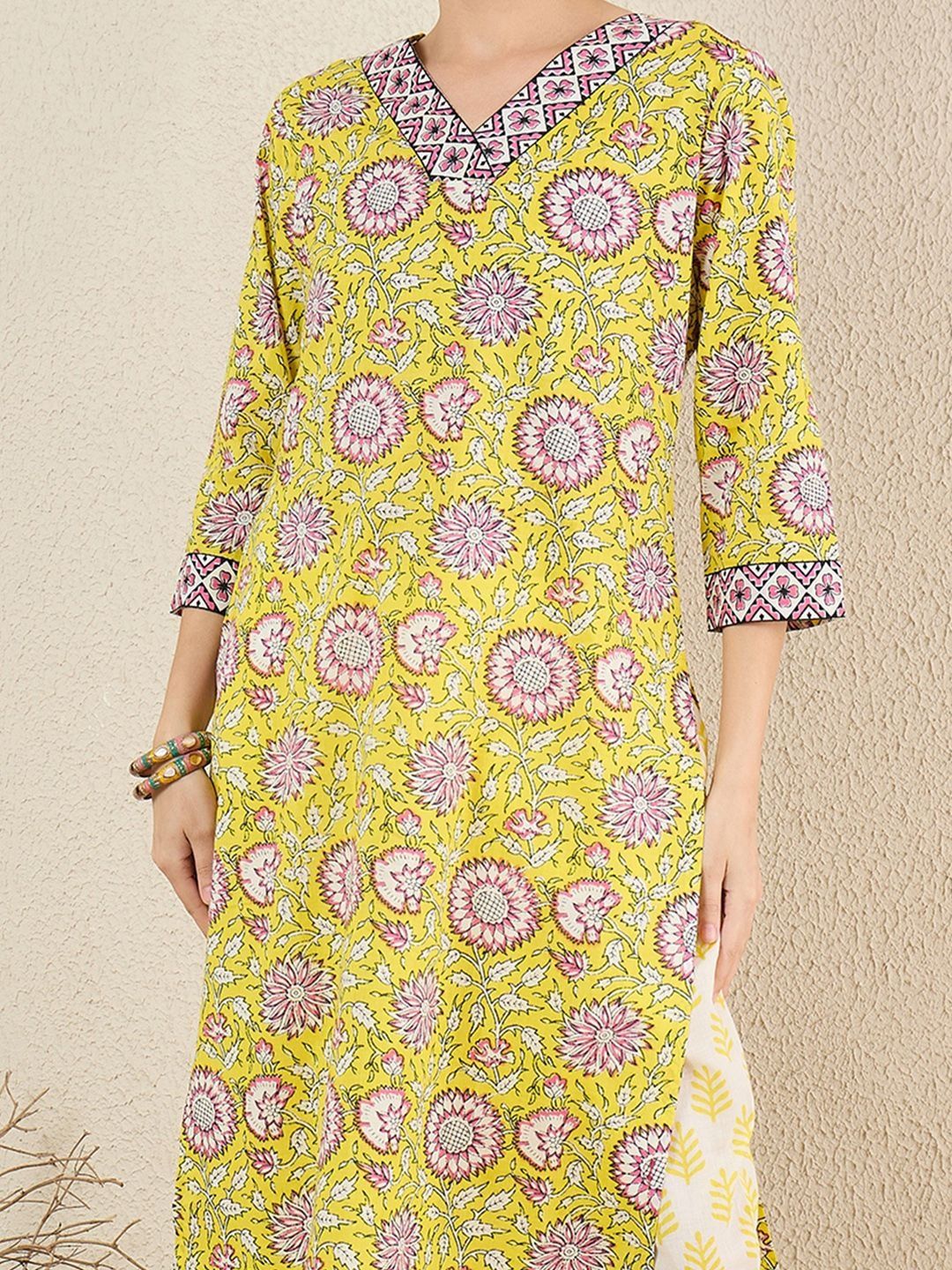 Women Floral Printed Regular Pure Cotton Kurta with Trousers & With Dupatta