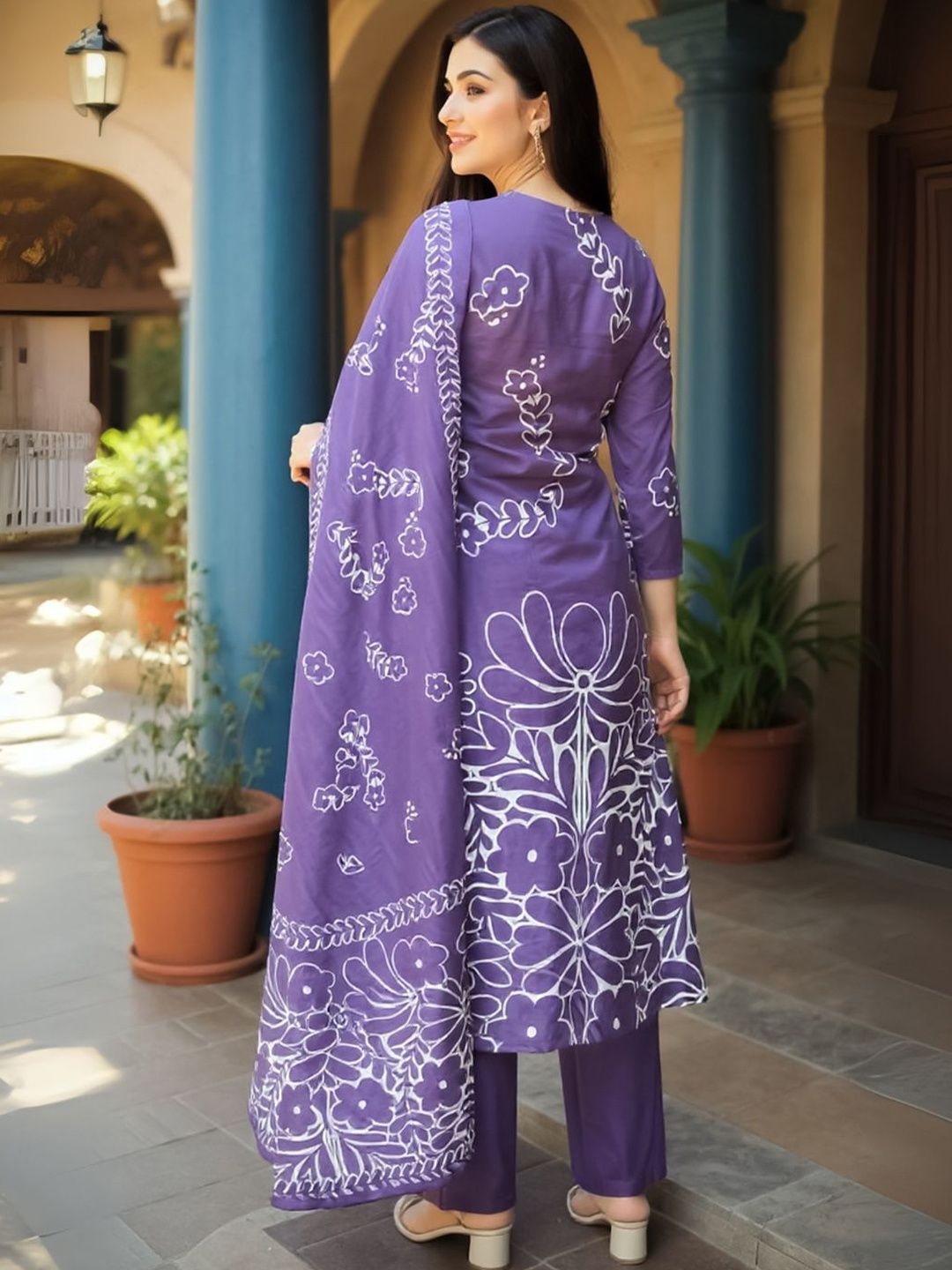 Women Floral Printed Panelled Pure Cotton Kurta & Trousers With Dupatta