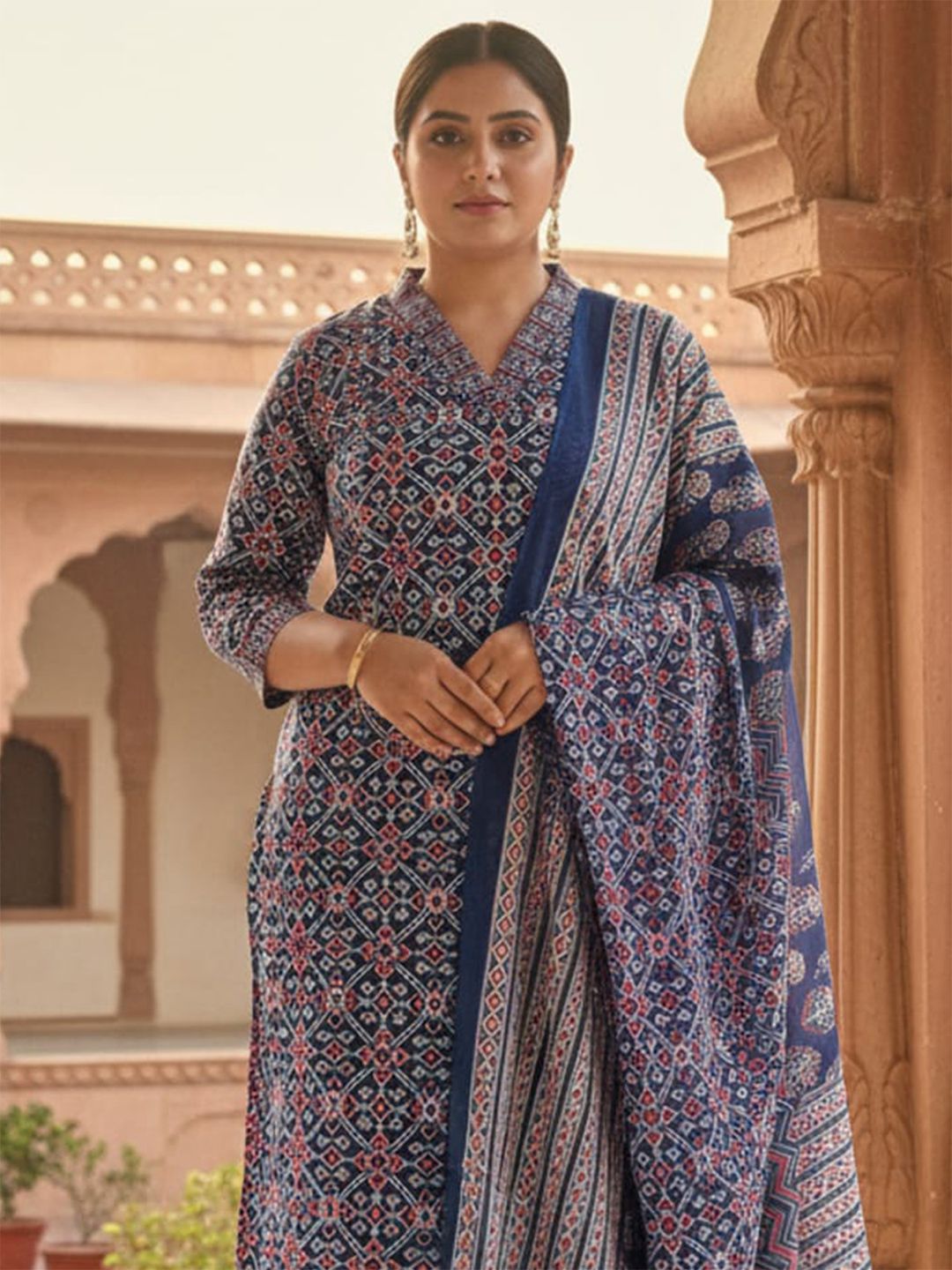 Women Ethnic Motifs Printed Pure Cotton Straight Kurta with Trousers & Dupatta
