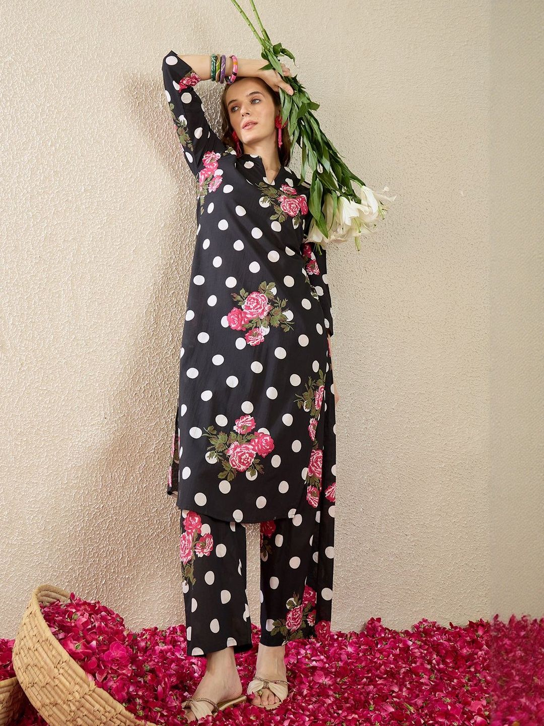 Dhiyona IE Women Floral Printed Regular Pure Cotton Kurta with Trousers