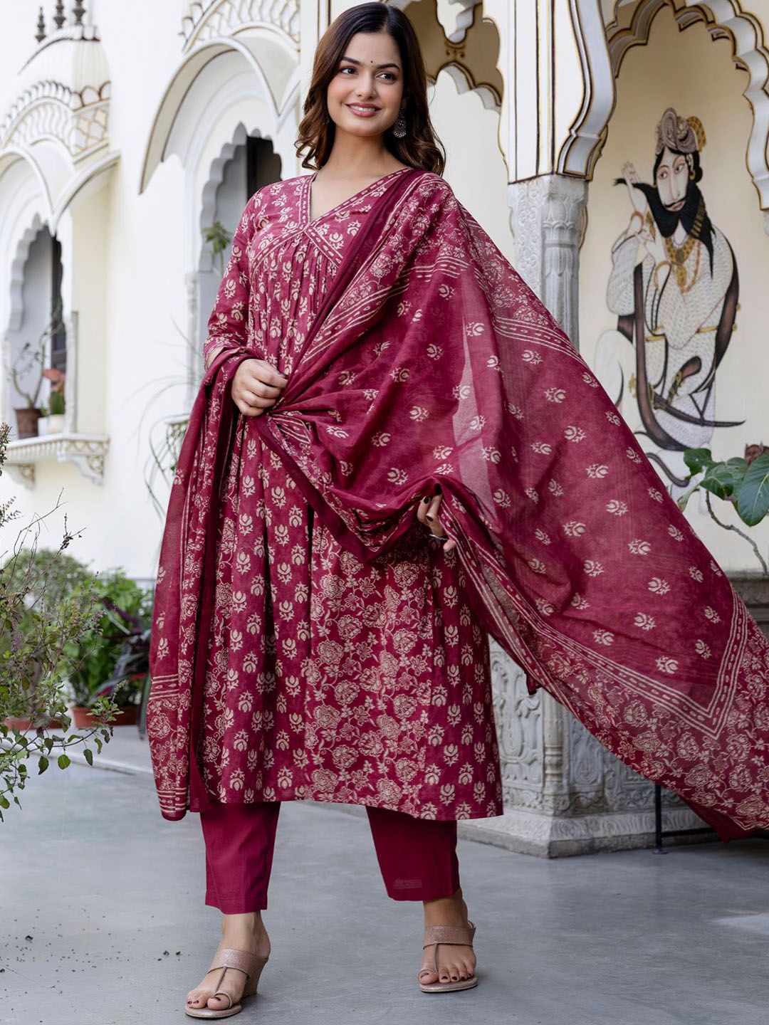 Dhiyona IE Women Floral Printed Empire Pure Cotton Kurta with Trousers & With Dupatta