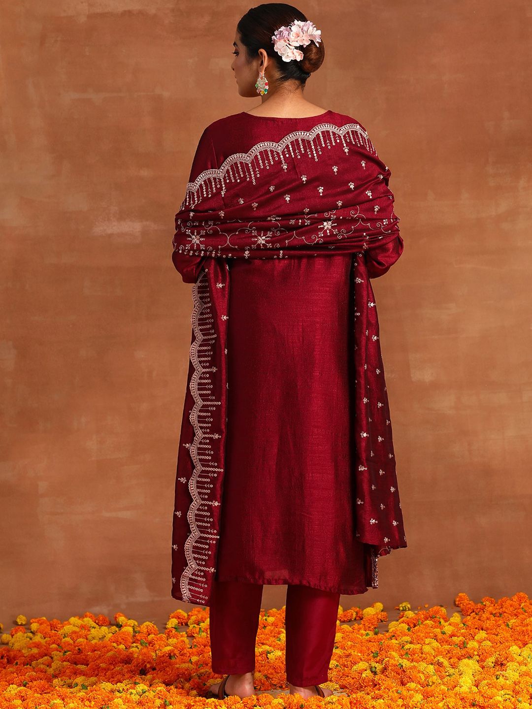 Dhiyona IE Floral Yoke Design V-Neck Sequinned Detail Straight Kurta & Trousers With Dupatta