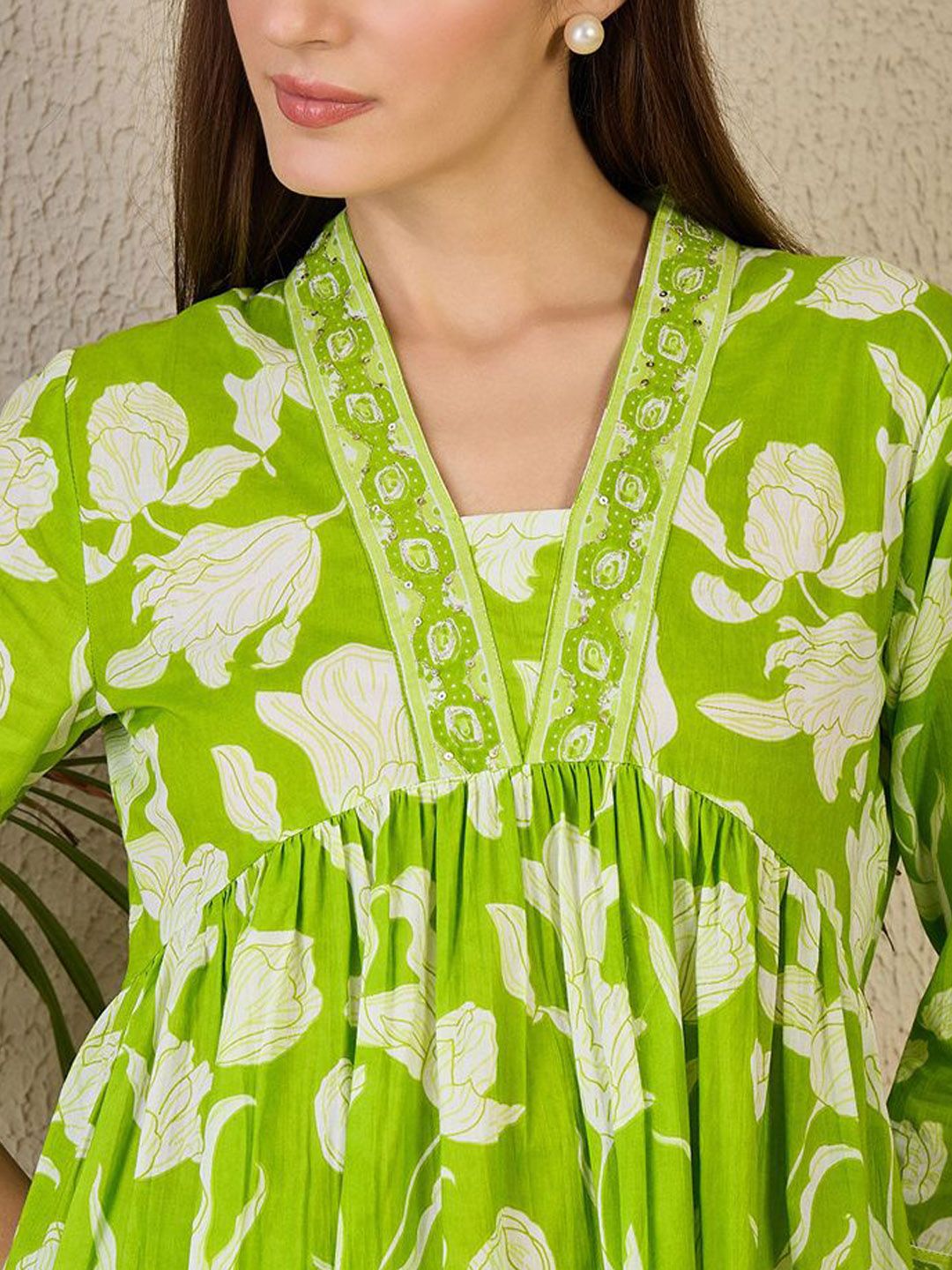Dhiyona IE Women's Floral Printed Empire Pure Cotton Kurta with Trousers