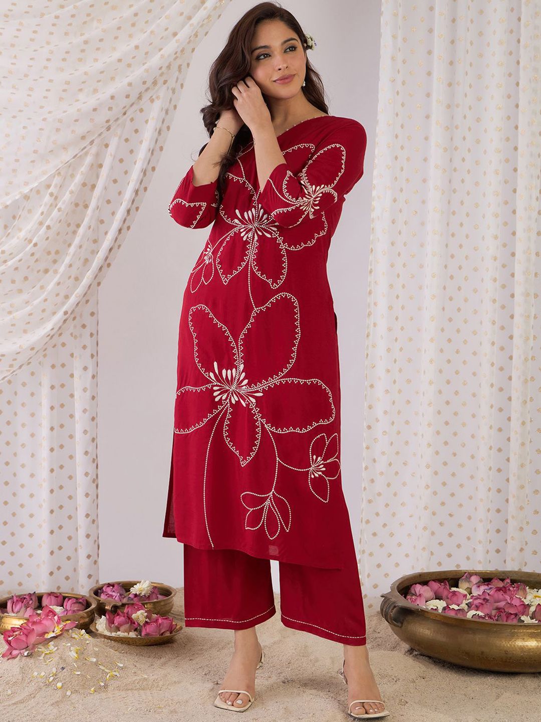 Dhiyona IE Floral Embroidered Beads And Stones Straight Kurta With Palazzos