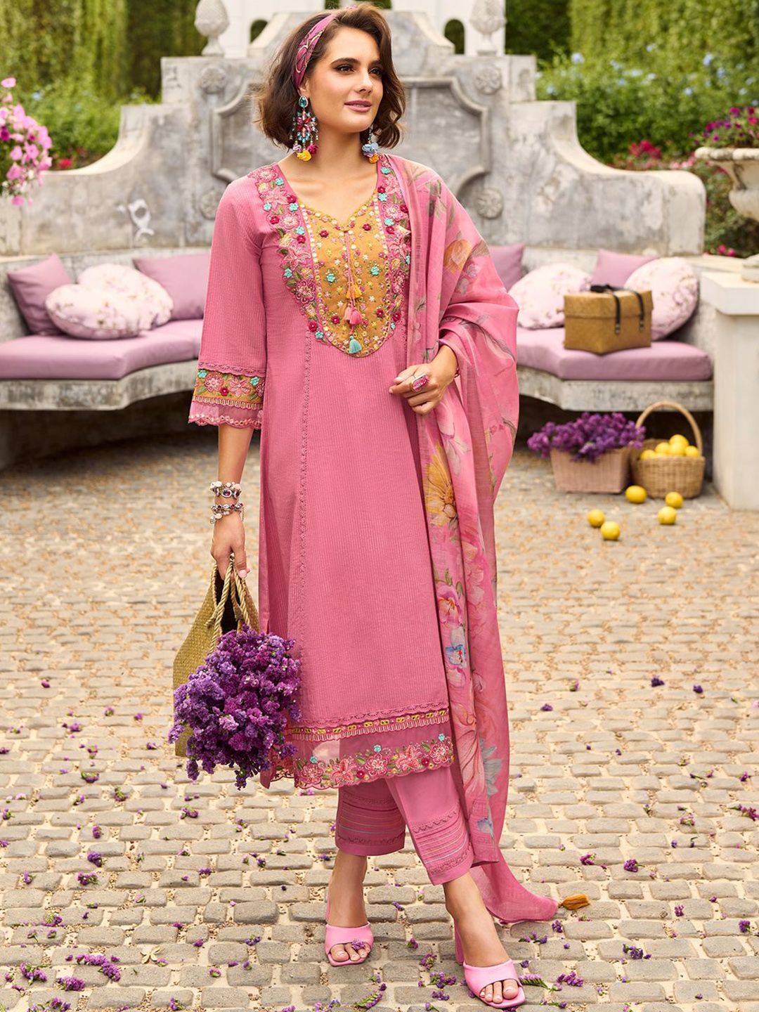 Women Floral Embroidered Thread Work Pure Cotton Kurta with Trousers & Dupatta
