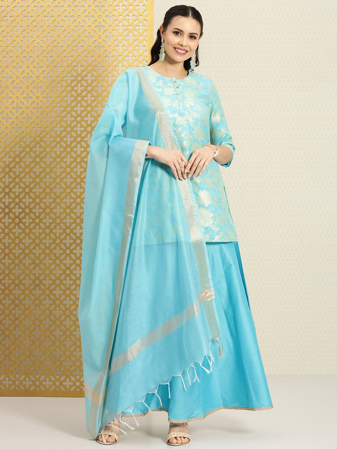 Dhiyona PD Women Women Floral Printed Gotta Patti Jashn Kurti with Skirt & Dupatta Set