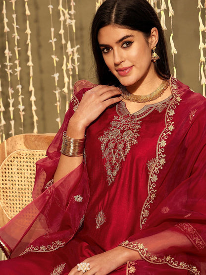 Dhiyona IE Ethnic Motifs Embroidered Thread Work Kurta With Trousers & Dupatta