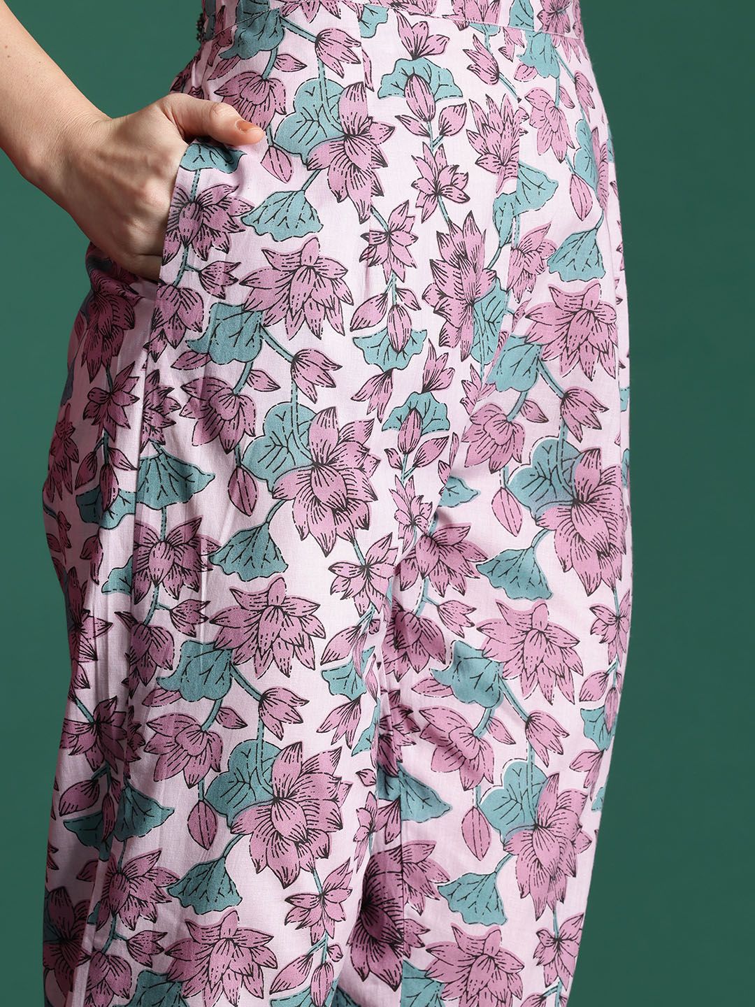 Women Floral Printed Pure Cotton Kurta with Trousers & With Dupatta