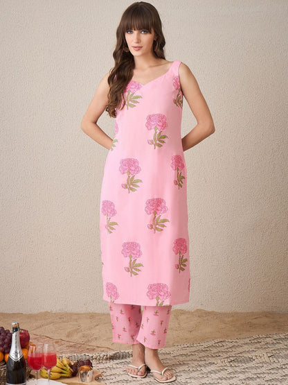 Dhiyona IE Women Floral Printed Regular Pure Cotton Kurta with Trousers