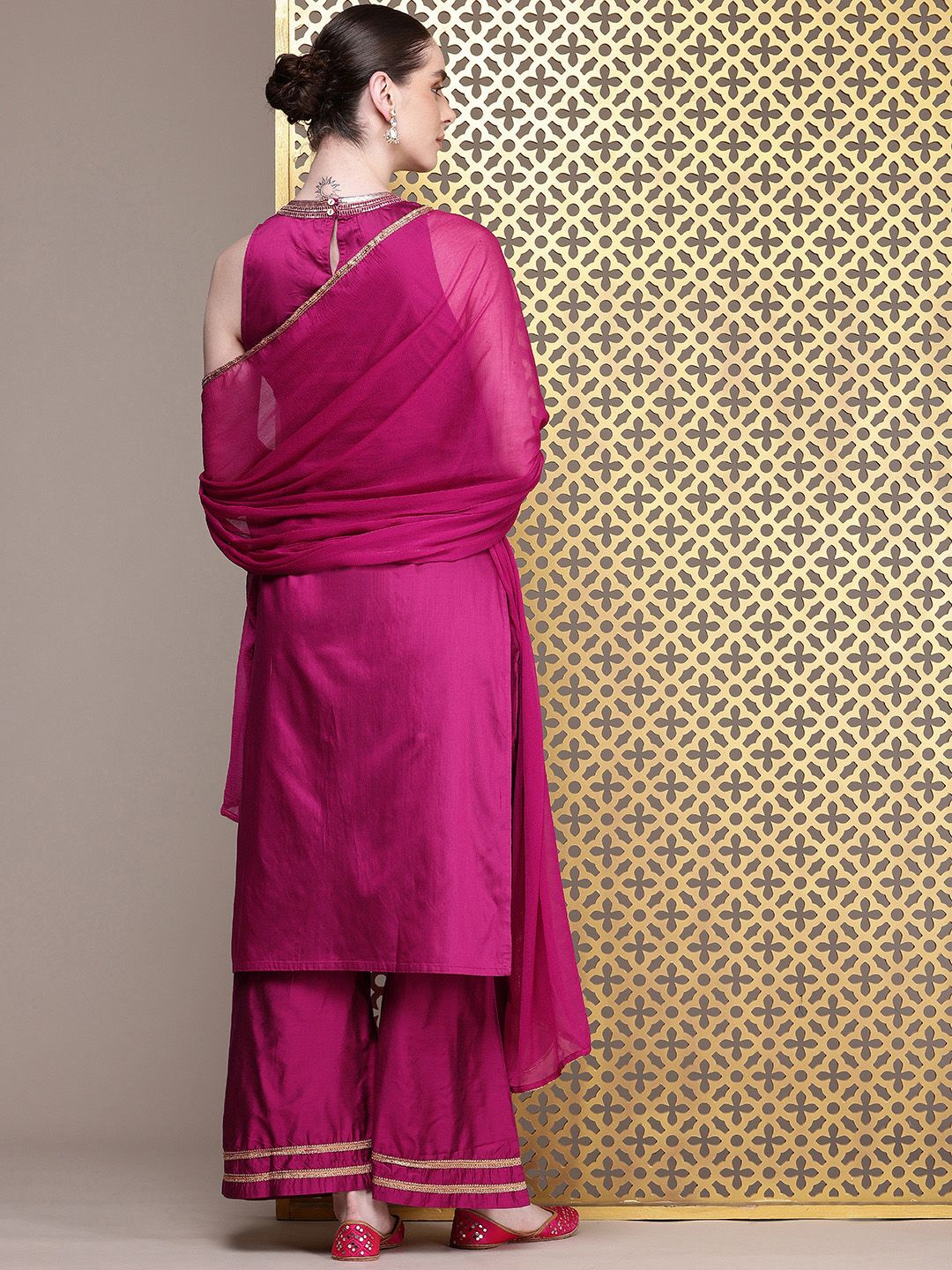 Dhiyona PD Women Jashn Ethnic Motifs Embroidered Zari Work Kurta With Palazzos & Dupatta