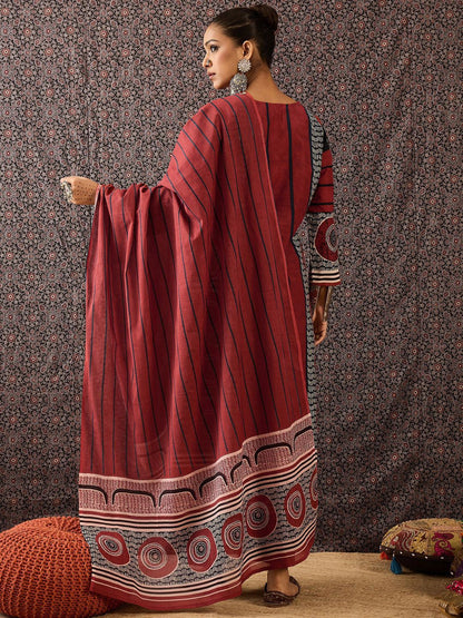 Dhiyona IE Women Printed Regular Thread Work Pure Cotton Kurta with Trousers & With Dupatta