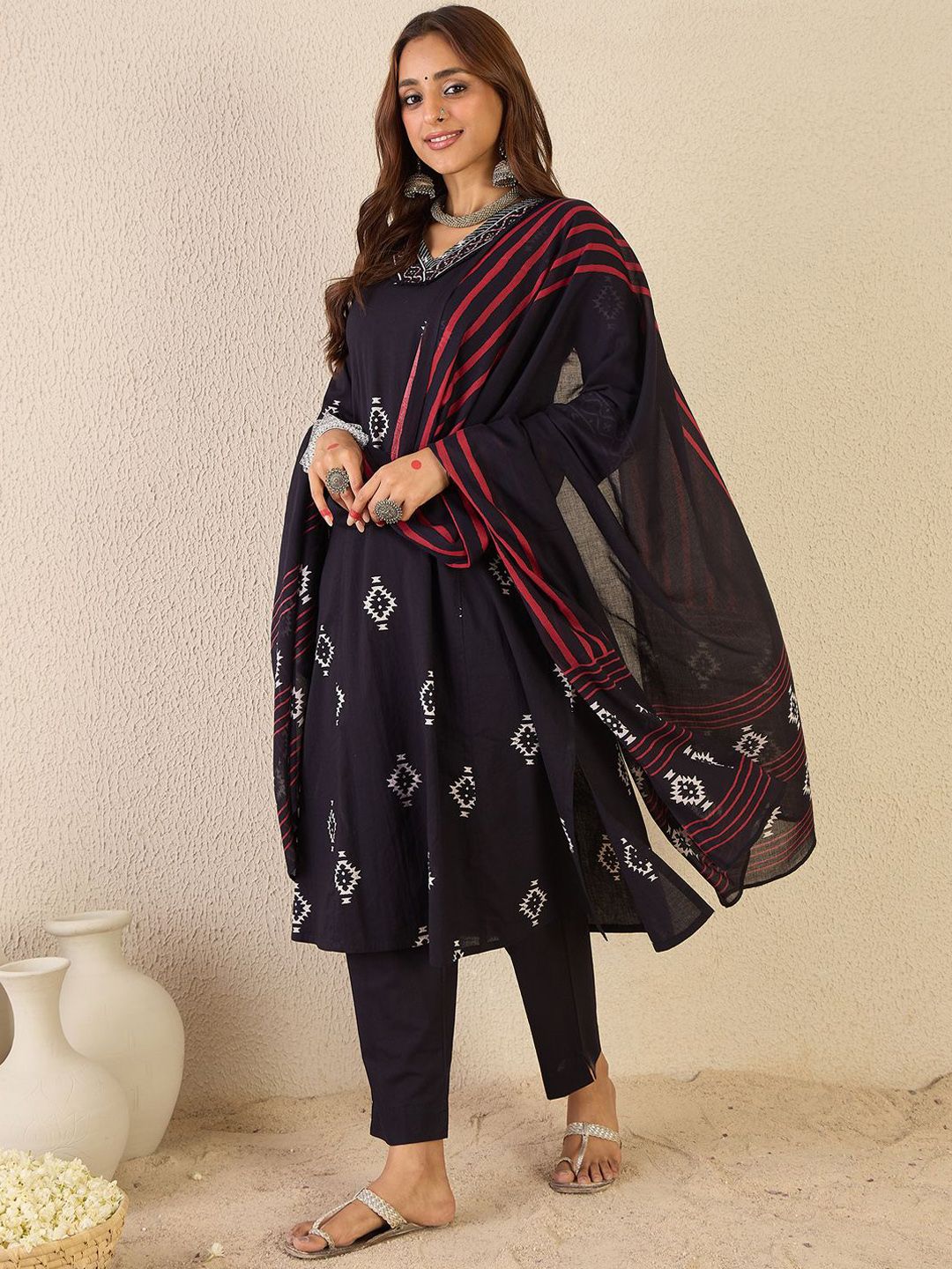Dhiyona IE Women V-Neck Ethnic Motifs Printed Pure Cotton Kurta with Trousers & Dupatta