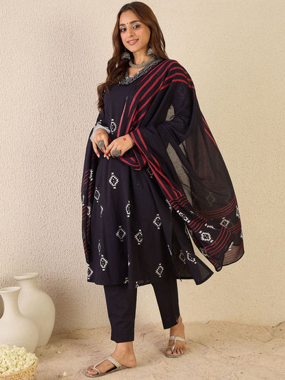 Dhiyona IE Women V-Neck Ethnic Motifs Printed Pure Cotton Kurta with Trousers & Dupatta