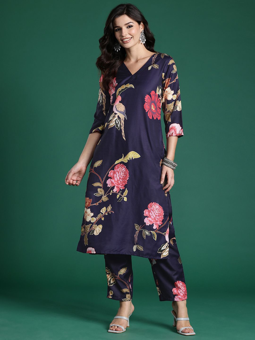 Women Floral Printed Kurta with Trousers