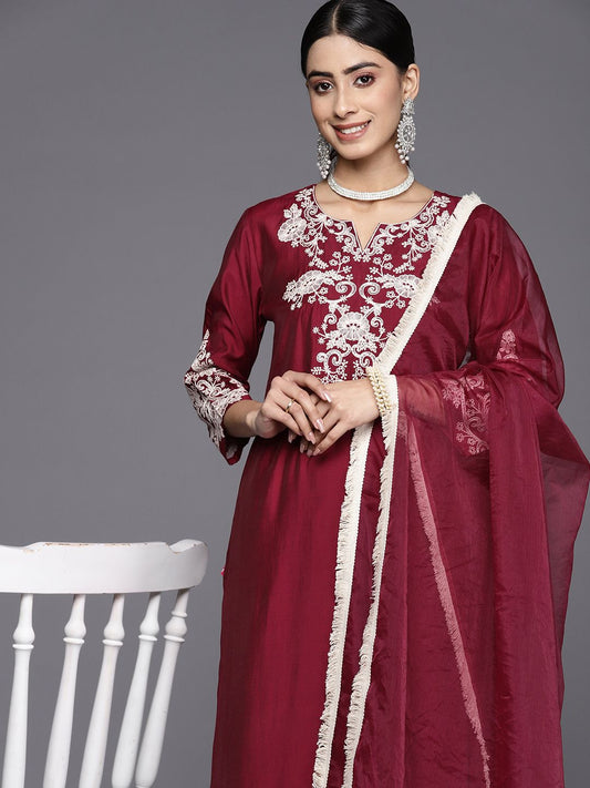 Dhiyona VA Women's Embroidered Thread Work Kurta With Trousers & Dupatta