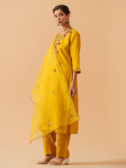 Dhiyona PD Women Embroidered Kurta With Trousers & Dupatta