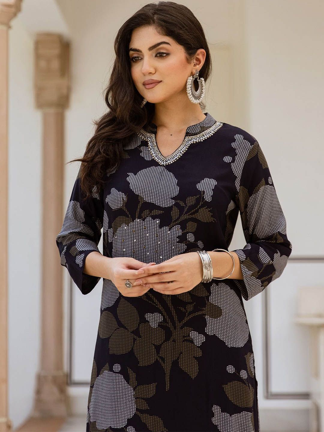Dhiyona IS Women's Floral Printed Mandarin Collar Sequinned Straight Kurta With Palazzos