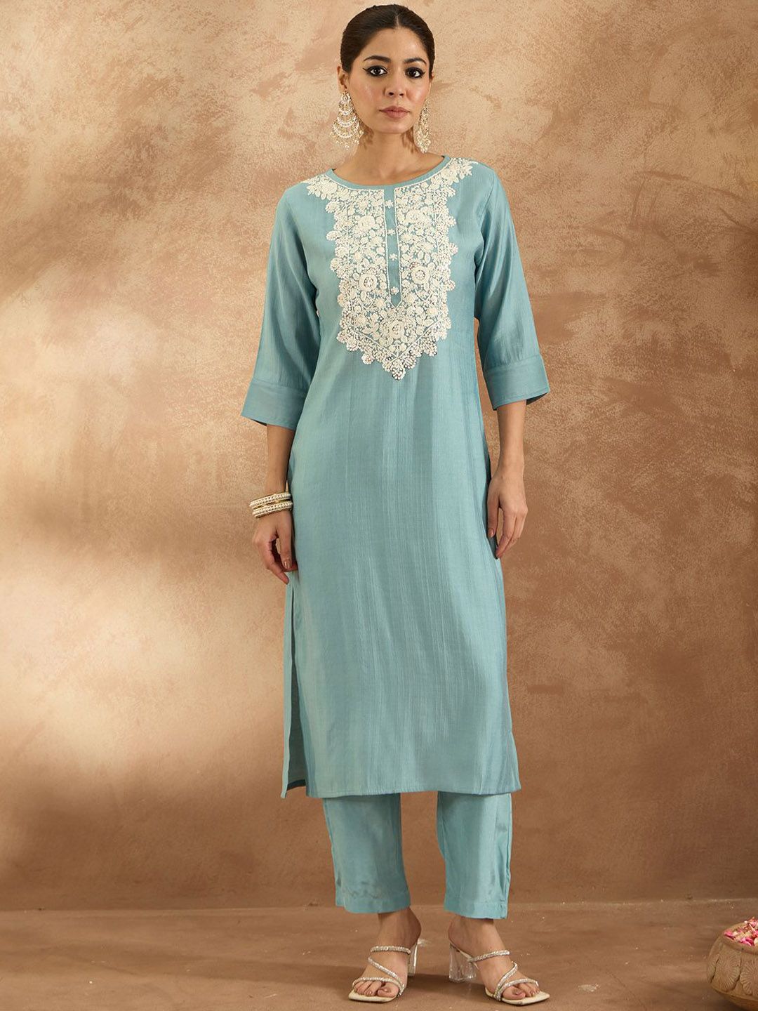 Dhiyona IE Women Ethnic Motifs Embroidered Regular Thread Work Kurta with Trousers