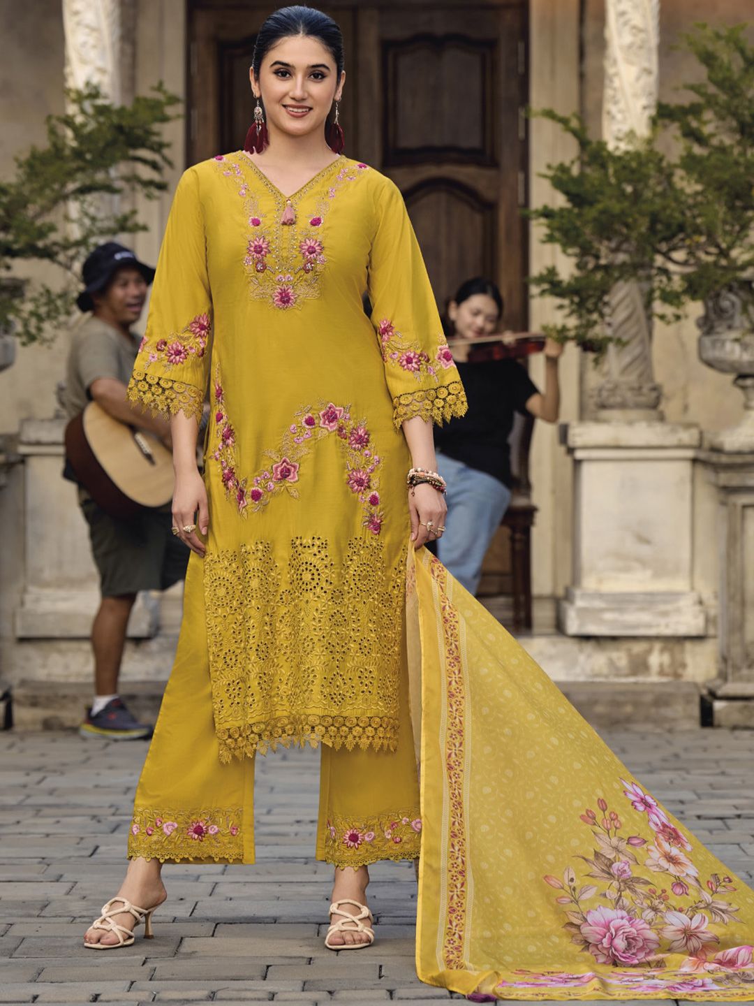 Dhiyona VA Women'sFloral Embroidered Thread Work Pure Cotton Straight Kurta With Trousers & Dupatta