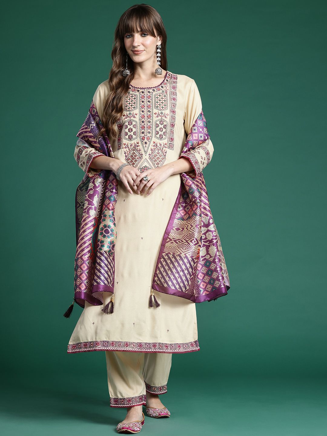 Ethnic Motifs Embroidered Thread Work Kurta with Trousers & With Dupatta