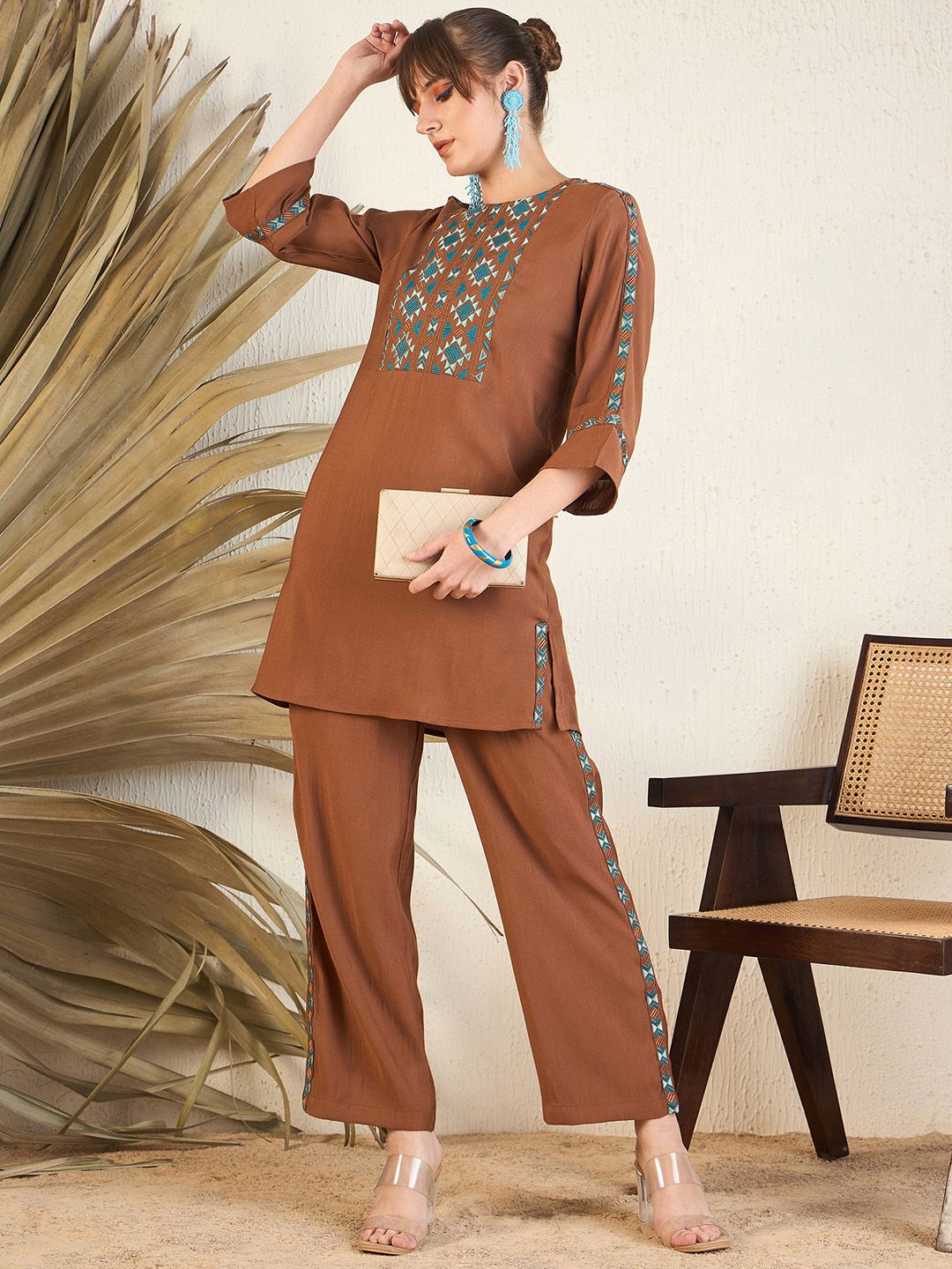 Dhiyona IE Embroidered Round Neck Top With Trousers Co-Ords