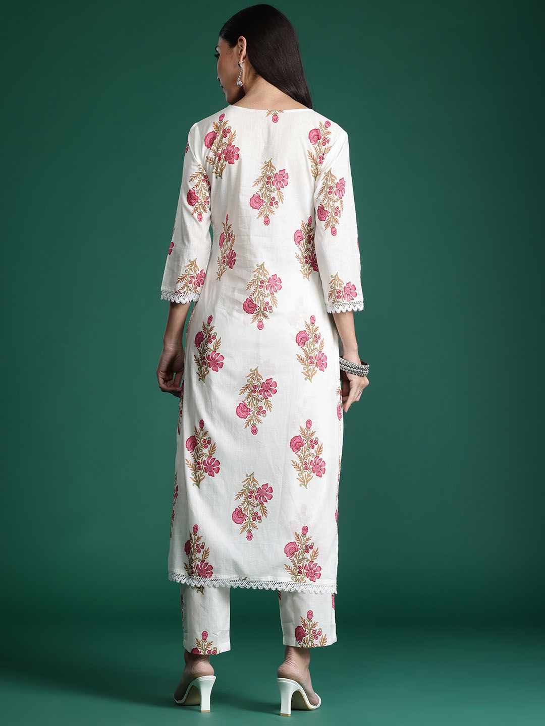Dhiyona IE Women Floral Printed Pure Cotton Kurta with Trousers