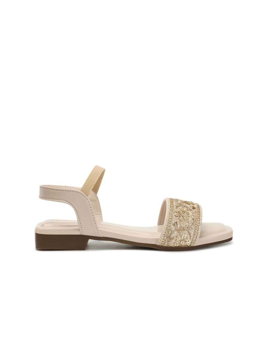 Dhiyona AK Cream-Colourblocked & Gold-Toned Embroidered Open Toe Flats
