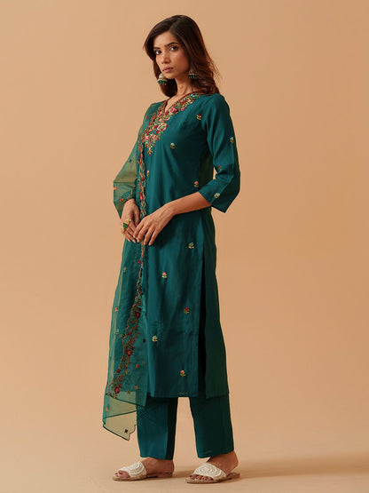 Dhiyona PD Women Women V-Neck Embroidered Kurta With Trousers & Dupatta
