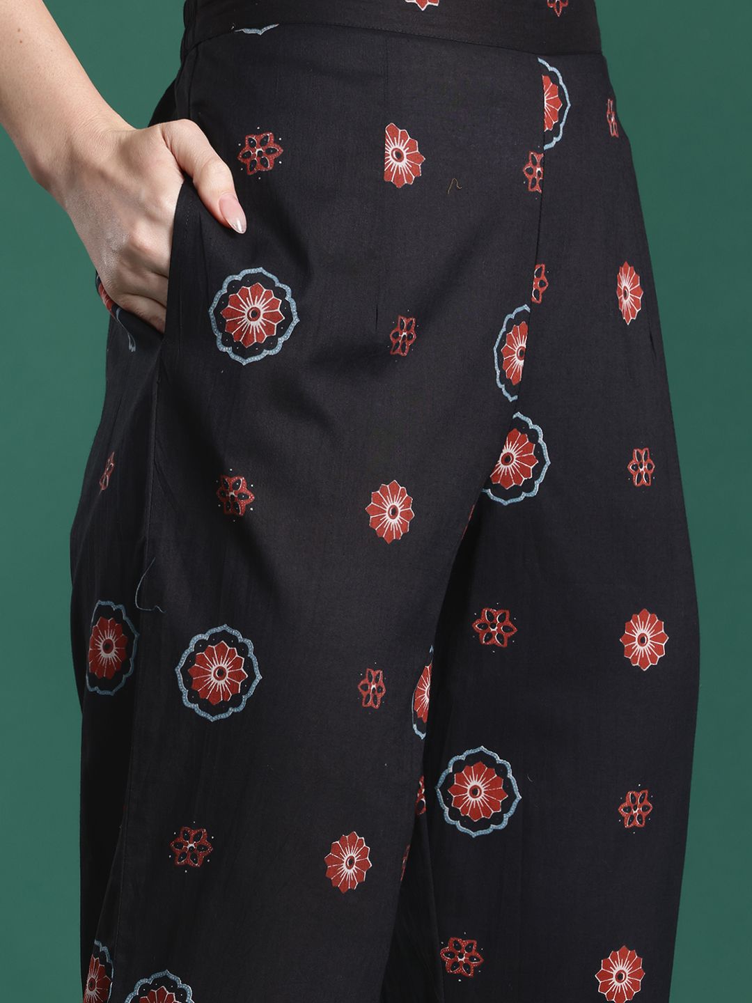 Ethnic Motifs Printed Beads & Stones Pure Cotton Kurta with Trousers