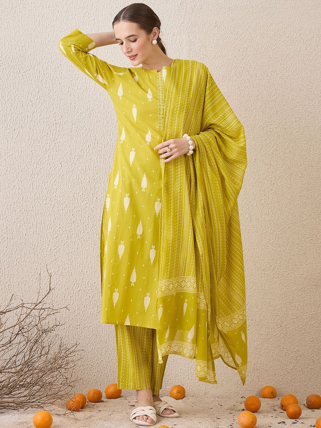 Dhiyona IE Floral Printed Notch Neck Sequinned Pure Cotton Kurta & Trousers & Dupatta