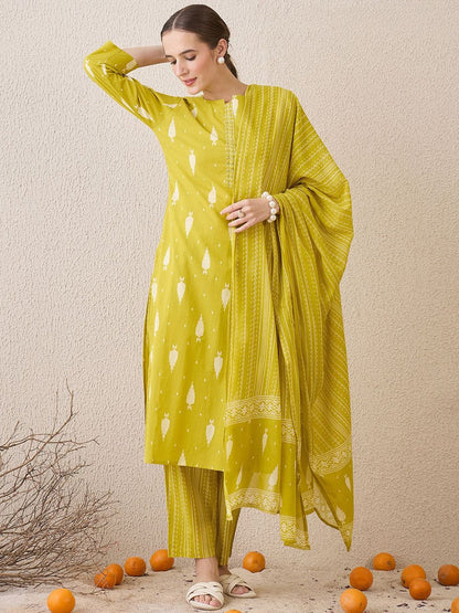 Dhiyona IE Floral Printed Notch Neck Sequinned Pure Cotton Kurta & Trousers & Dupatta
