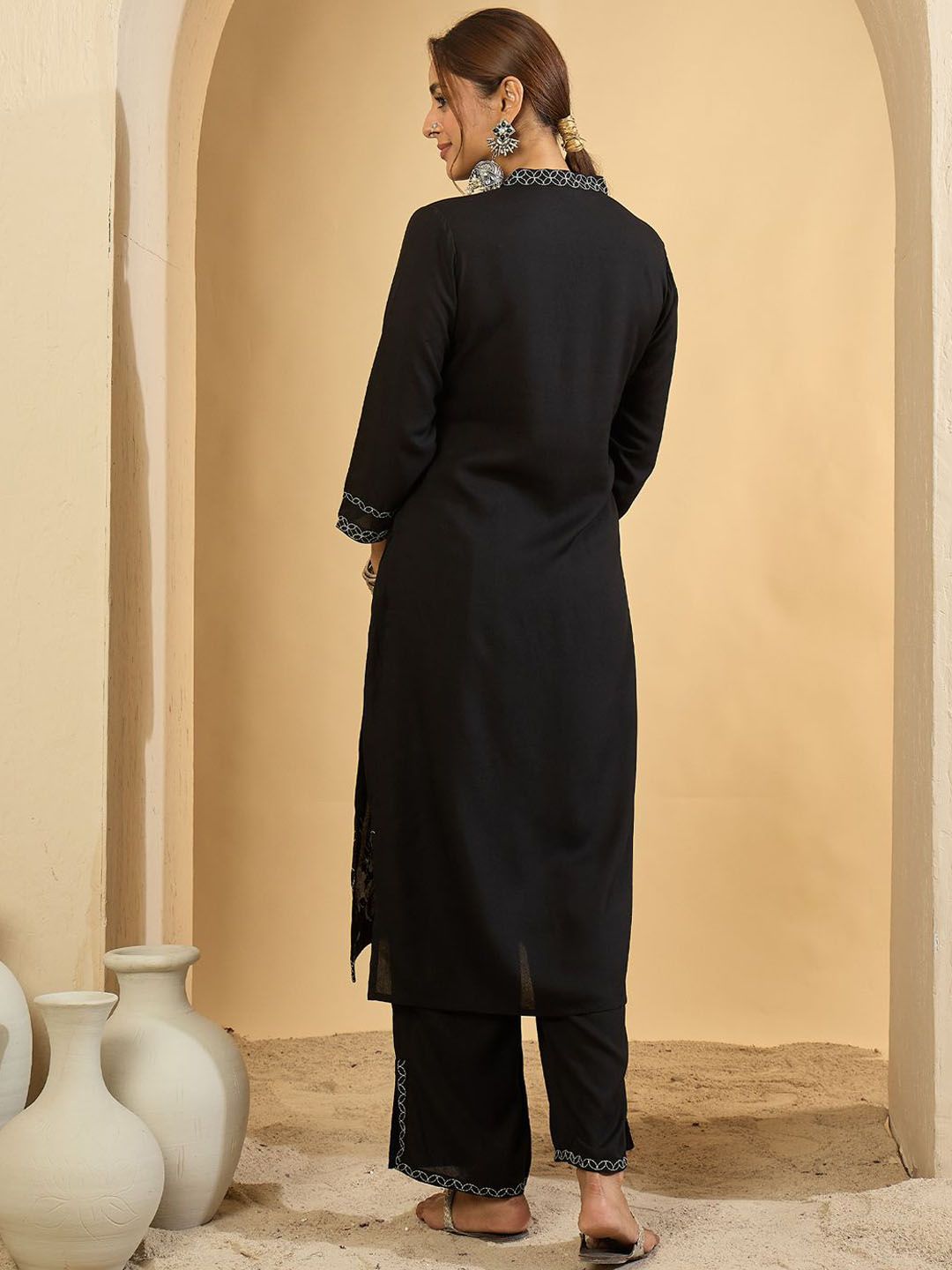 Floral Embroidered Thread Work V Neck Kurta With Trousers