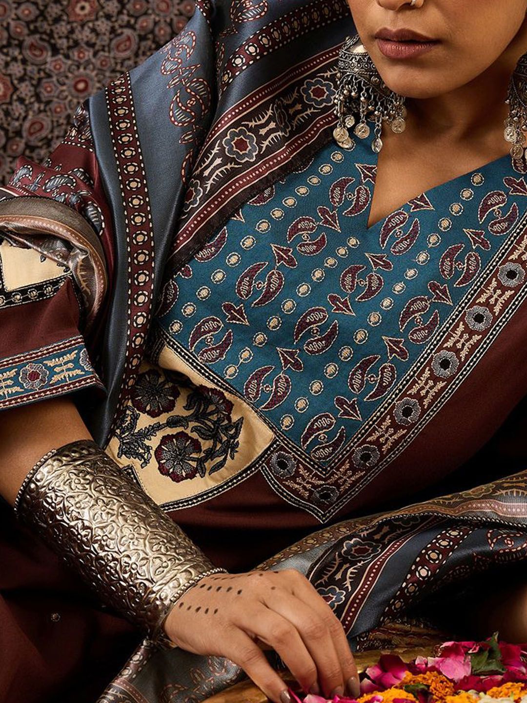 Women Ethnic Motifs Printed Regular Kurta with Trousers & With Dupatta