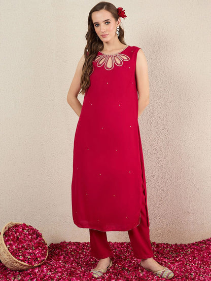 Dhiyona IE Women Solid Embroidered Kurta with Trousers