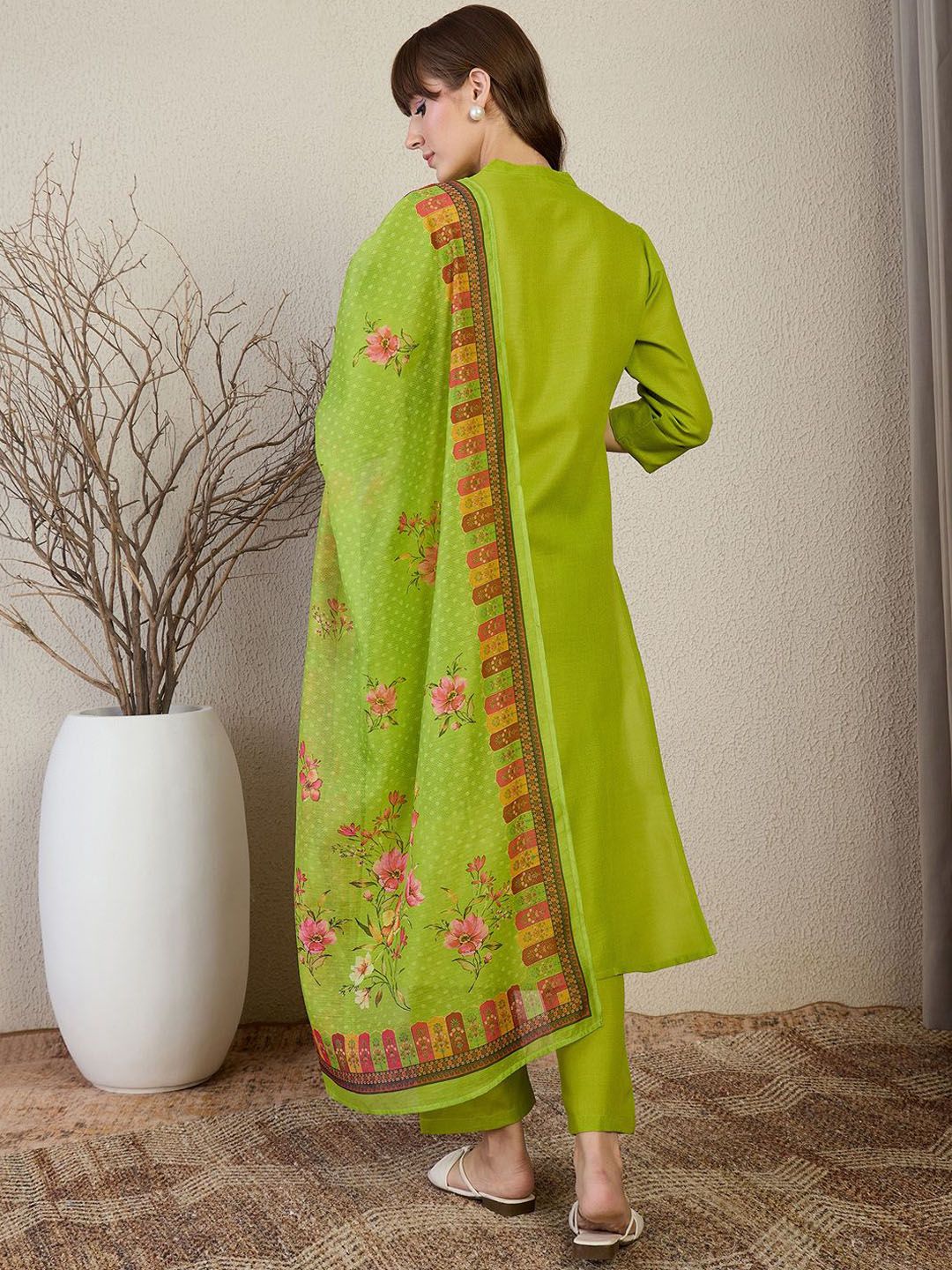 Dhiyona IE Women Ethnic Motifs Embroidered Regular Kurta, Trousers With Dupatta