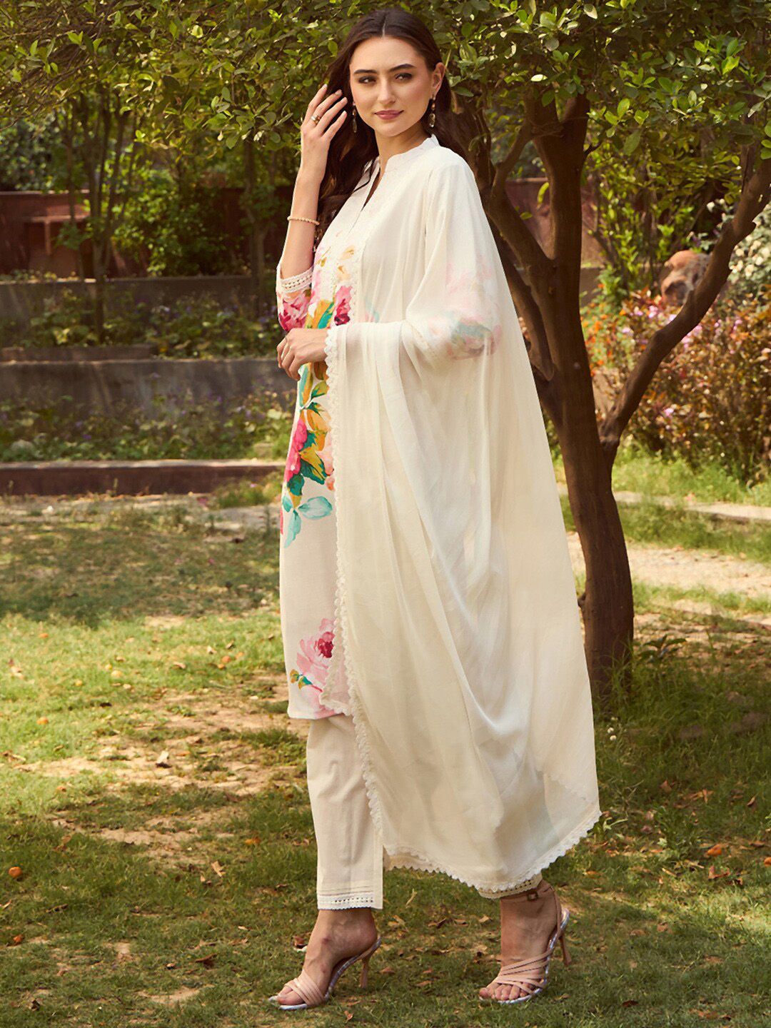 Dhiyona IE Round Neck Floral Printed Straight Kurta with Trouser & Dupatta