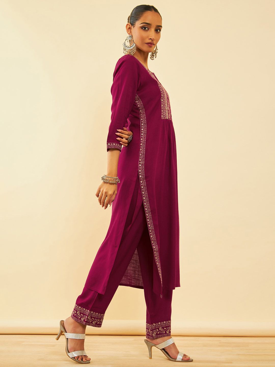 Dhiyona SO Women's Floral Yoke Design Regular Sequinned Kurta with Trousers