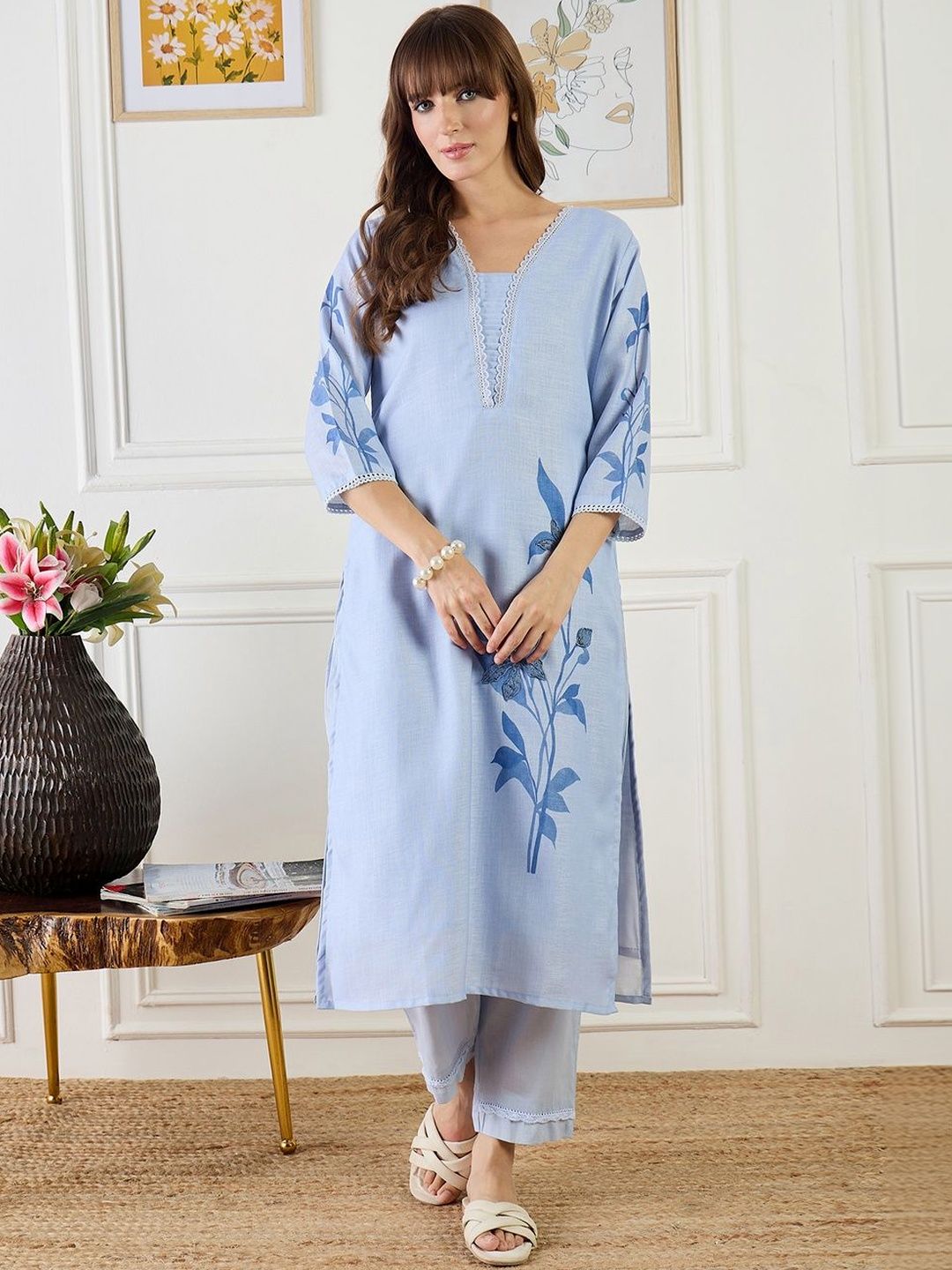 Women Floral Printed Regular Thread Work Linen Kurta with Trousers & With Dupatta