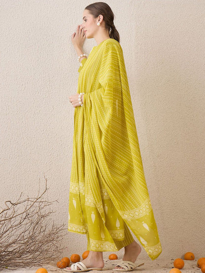 Dhiyona IE Floral Printed Notch Neck Sequinned Pure Cotton Kurta & Trousers & Dupatta